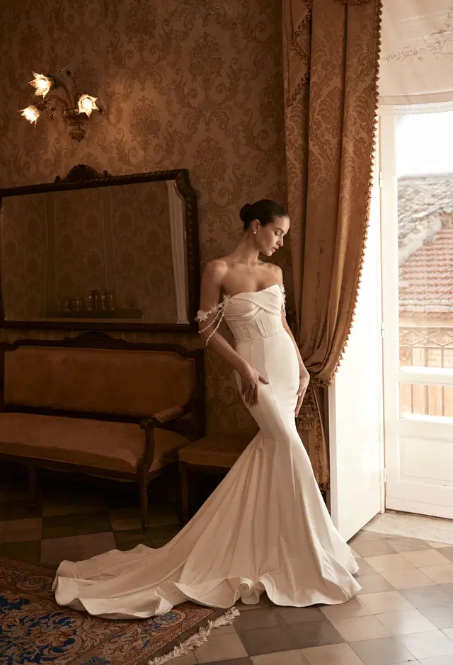 Isolde 25-007 by Ricca Sposa Atelier: Mermaid silhouette, straight neckline, sleeveless, satin