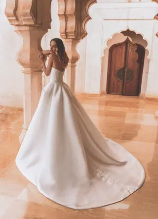 Vera by Enzoani - view 5 of 10