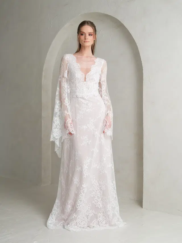 Anastasia by Katya Katya London: A-Line silhouette, V-neck neckline, cap sleeves, lace