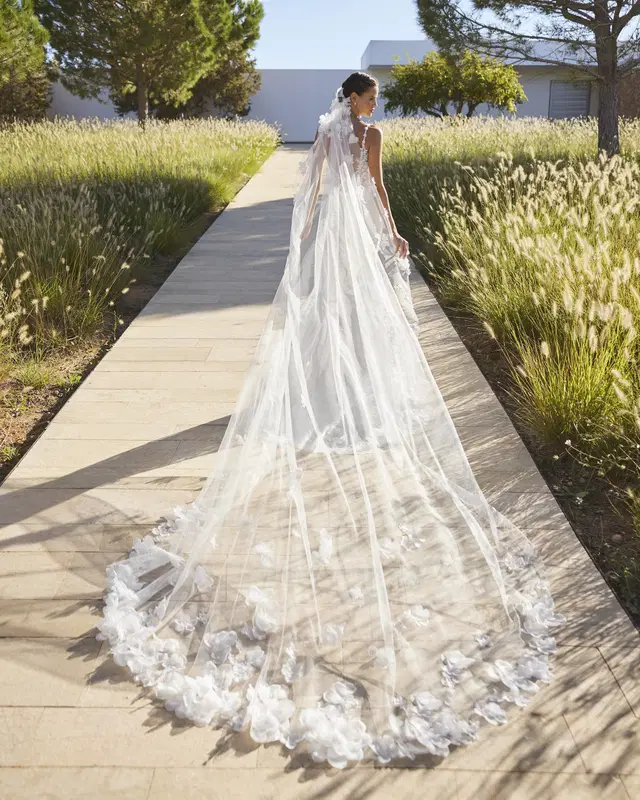 Semi by Adriana Alier - view 3 of 3