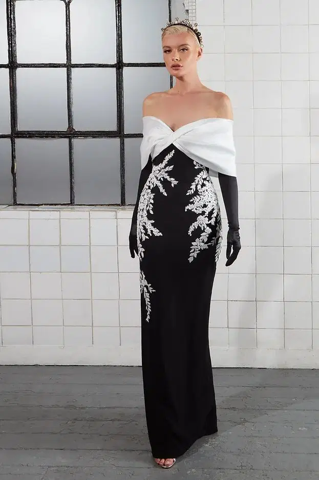 Vera by Avenue by Josephine Scott - view 4 of 10