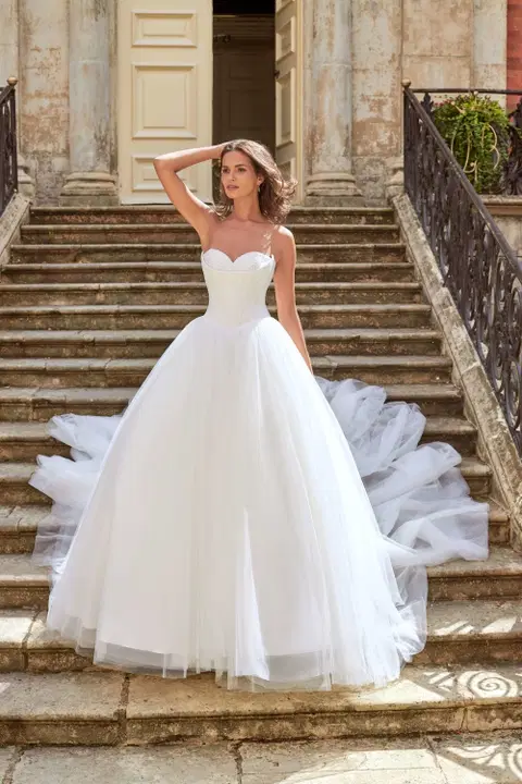 Enchanting Brautkleid von Dando London, Ballkleid, Crepe