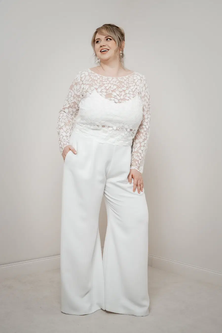 Top Norine Curvy by noni: Two-Piece silhouette, boat neck neckline, long sleeves, lace