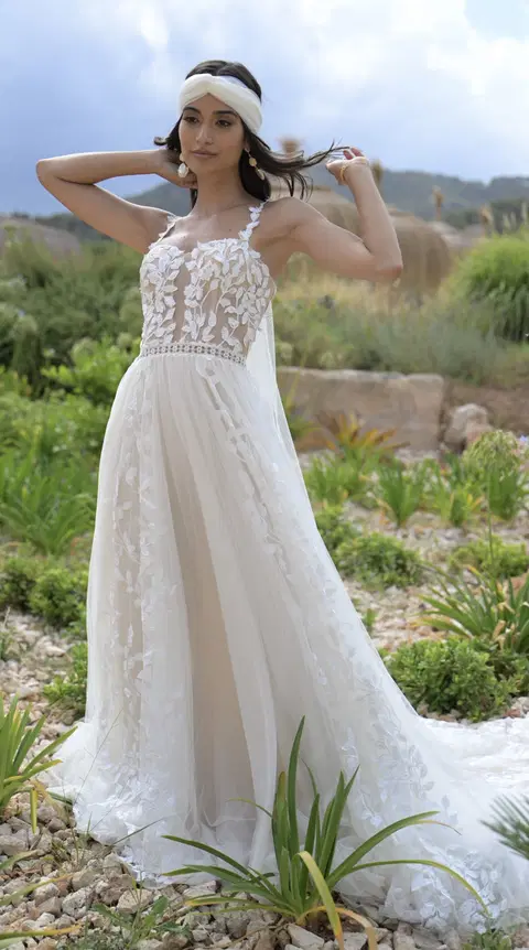 Dalia wedding dress by Malee, A-line, lace