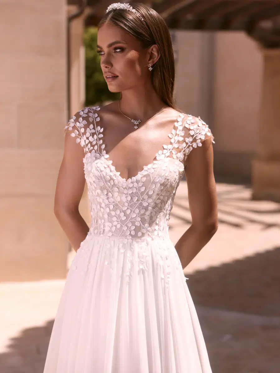 Doridis by Bianco Evento - view 3 of 4