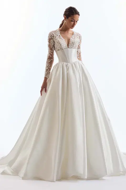 Style AM67 wedding dress by Demetrios, ball gown, lace