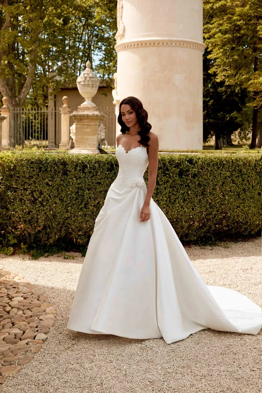 44570 by Sincerity Bridal: Ball Gown silhouette, sweetheart neckline, sleeveless, lace