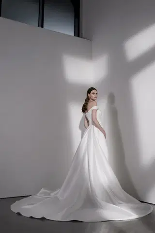 Chelsea by Avenue by Josephine Scott - view 4 of 7