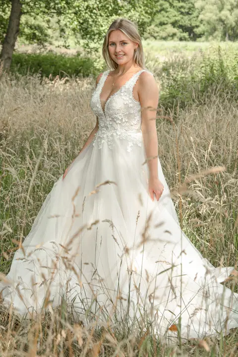 Sonja wedding dress by Sanna Lindström, A-line, lace