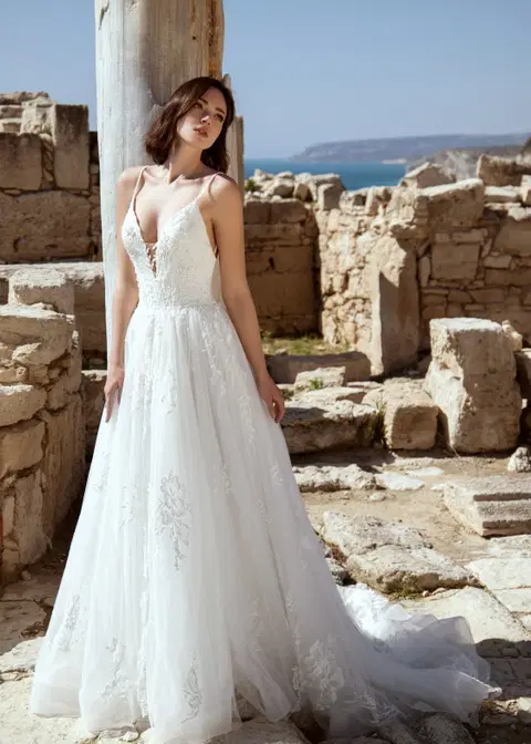 Valencia wedding dress by Dando London, ball gown, lace