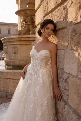 8403 by Monica Loretti - view 3 of 4