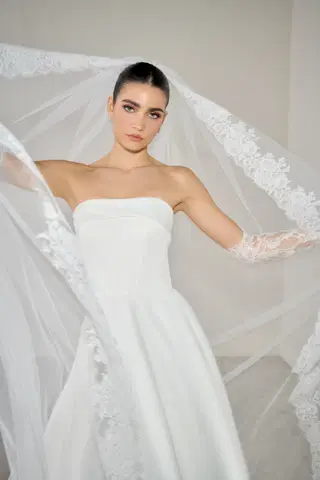 Empressa by Justin Alexander Signature - view 5 of 7