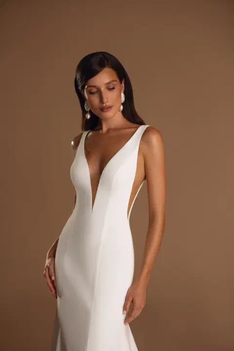 Hannah wedding dress by Ella Novia, trumpet, stretch satin