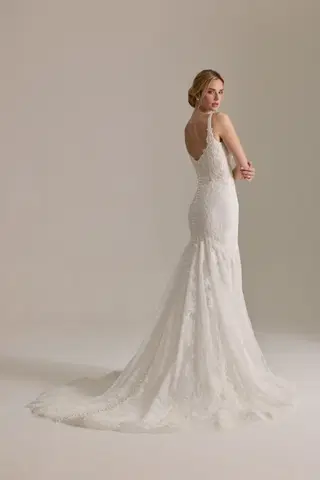 Isolde by Josephine Scott - view 5 of 9
