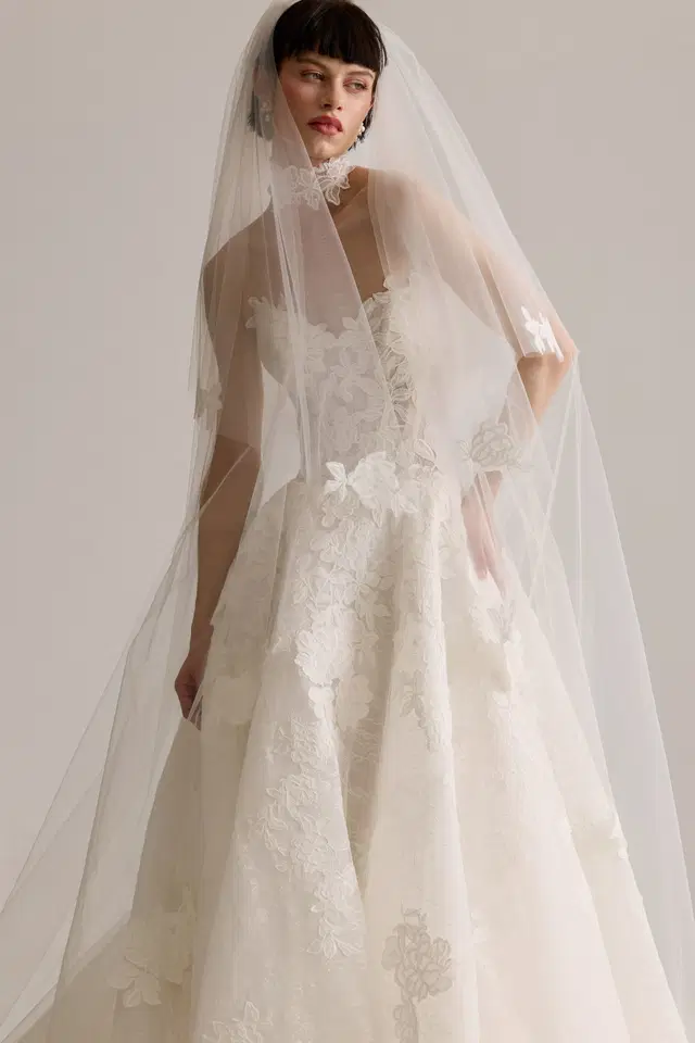 Elizabeth by Josephine Scott - view 8 of 8