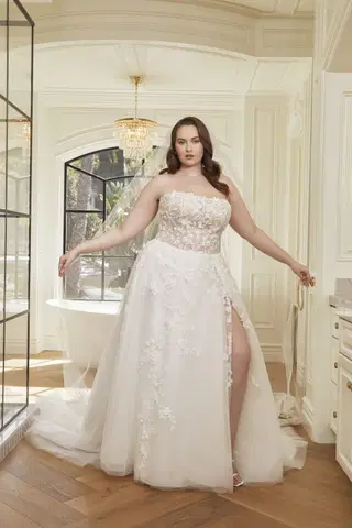 Dahlia Curvy by Casablanca Bridal - view 3 of 8