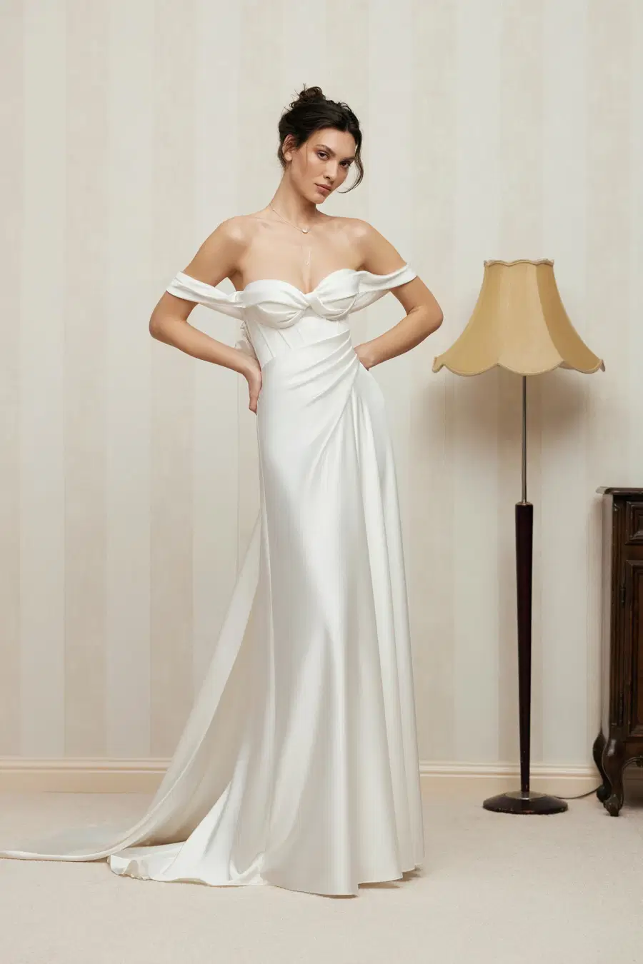 Elana by Anne Mariée: Straight silhouette, sweetheart neckline, sleeveless, silk
