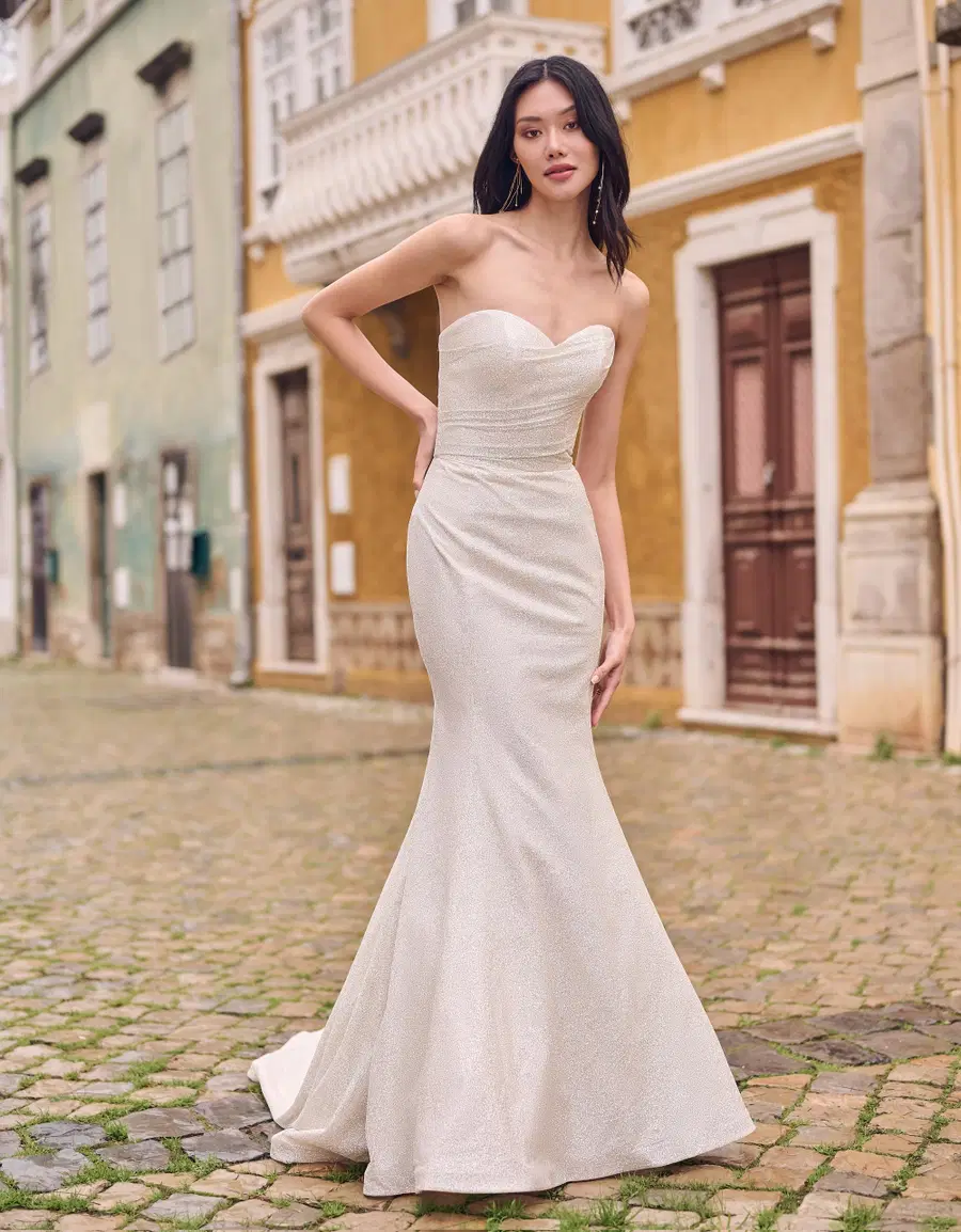 Anniston Lane by Maggie Sottero: sweetheart neckline, sleeveless, tulle, chapel train
