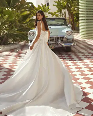 Julee by Luna Novias - view 3 of 4