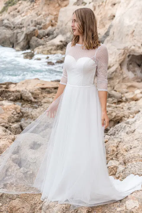 Fini wedding dress by Sanna Lindström, tulle, boat neck