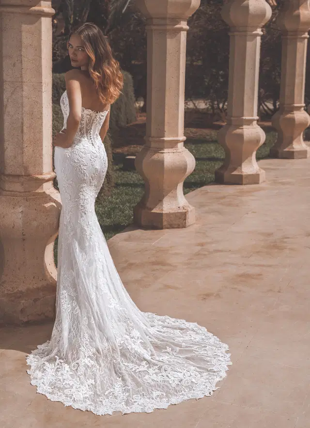 Venice by Enzoani - view 8 of 10