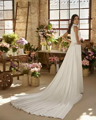 Xabeth by Rosa Clara - view 5 of 5