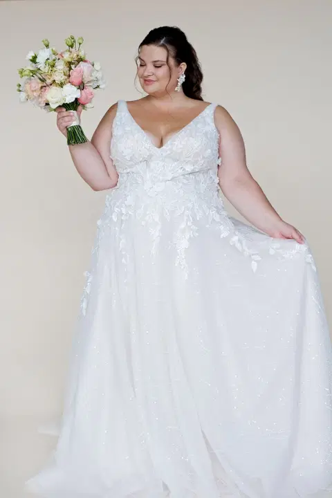 M Curvy3 trouwjurk van Mr. & Mrs. Huebner