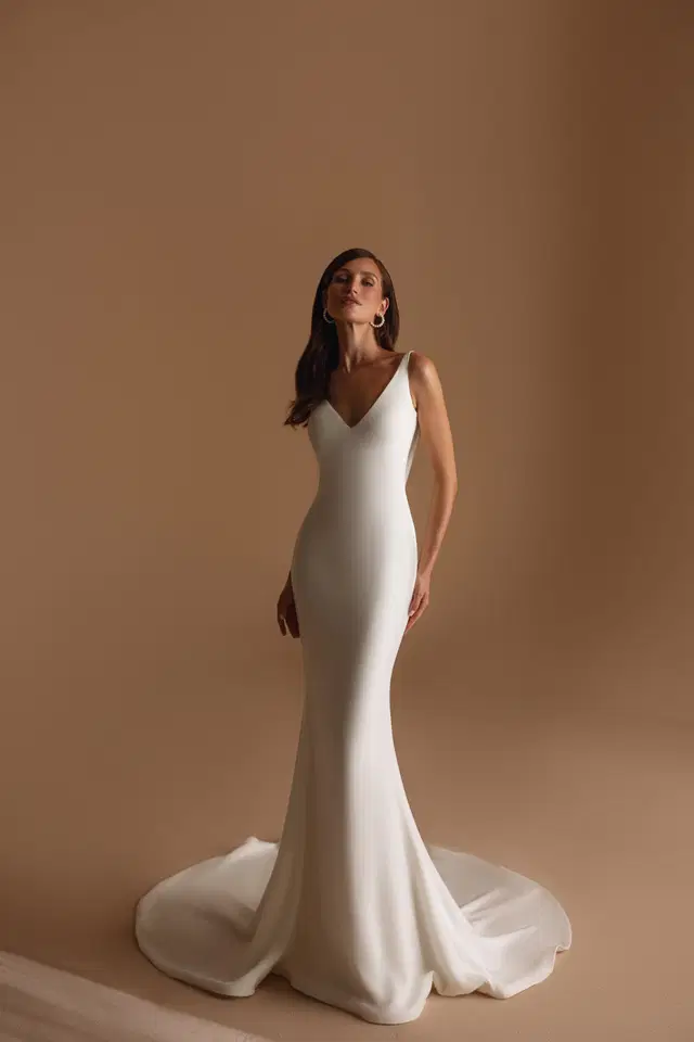 Layla by Ella Novia: Trumpet silhouette, V-neck neckline, sleeveless, satin