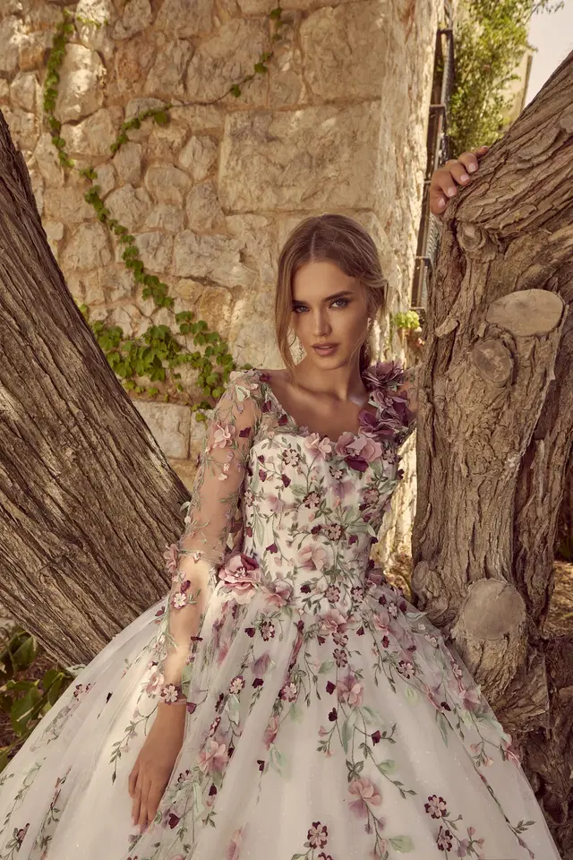 Zaylee by Veni Infantino: A-Line silhouette, asymetric neckline, tulle