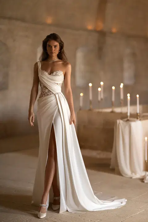 Carven wedding dress by Eva Lendel, straight, lace