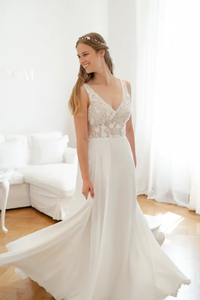 Melina by Sanna Lindström: V-neck neckline, sleeveless, lace, sweep / brush train