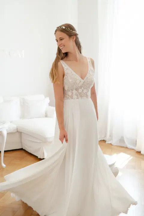 Melina wedding dress by Sanna Lindström, lace, V-neck