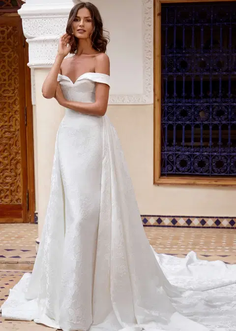 Rebecca wedding dress by Dando London, trumpet, lace