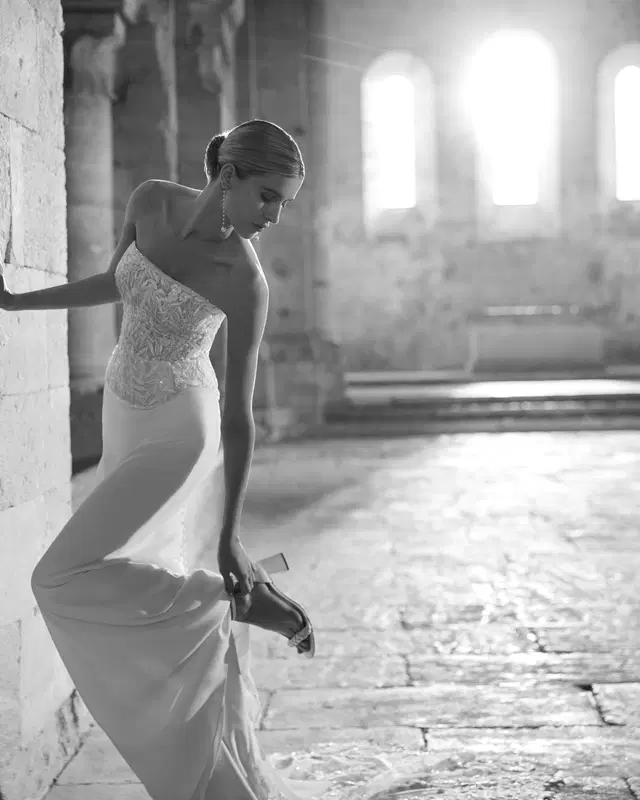 Lilia by Rosa Clara - view 2 of 4