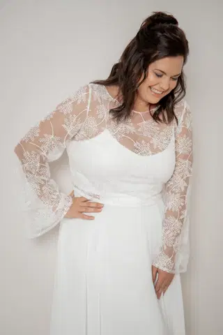 Top Safi Curvy by noni Selected - view 4 of 6