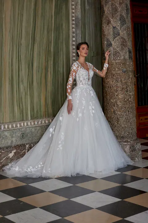 Style 50917 wedding dress by Diane Legrand, A-line, lace