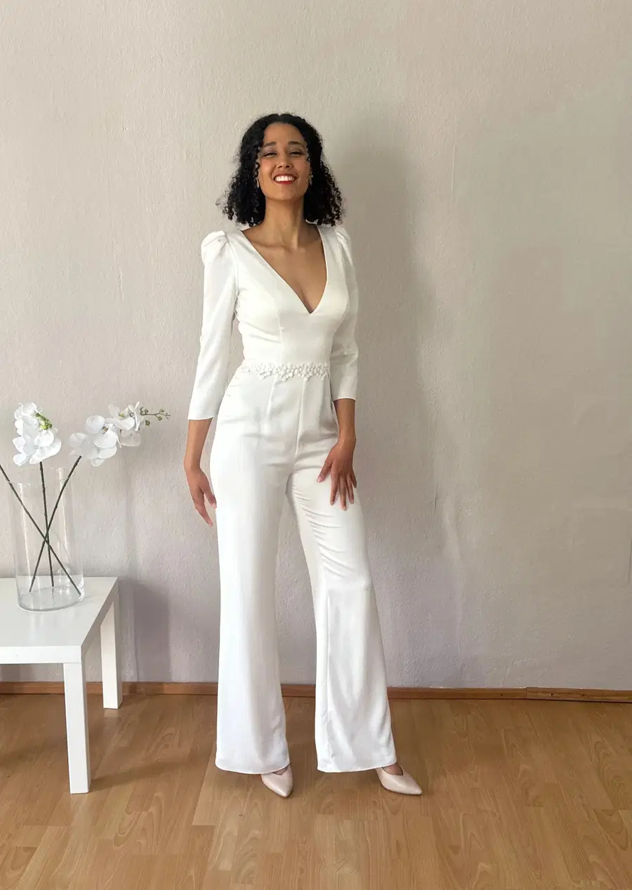 Jumpsuit STBC 0765 by myprettydress by Basedow: V-neck neckline, three-quarter sleeves, crepe