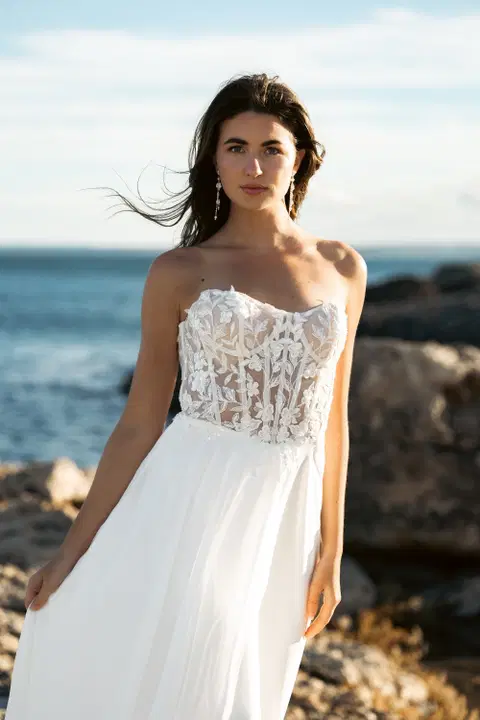 Dilhen wedding dress by Amo & Luv, A-line, lace