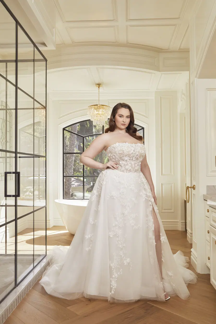 Dahlia Curvy by Casablanca Bridal: A-Line silhouette, square neckline, sleeveless, tulle