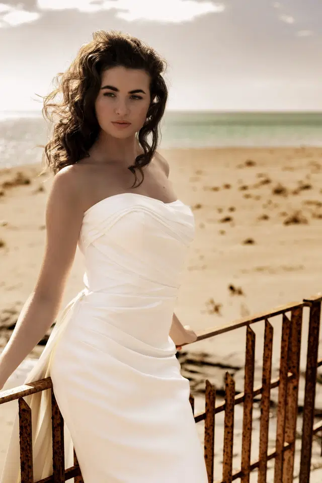 Doratea by Amo & Luv: Trumpet silhouette, sweetheart neckline, sleeveless, satin