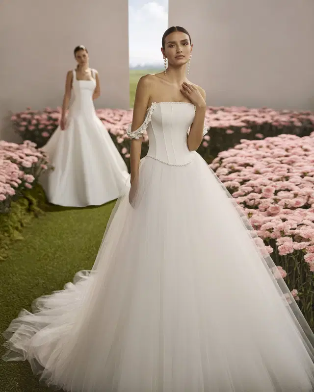 Roble by Rosa Clara: Ball Gown silhouette, straight neckline, sleeveless, crepe
