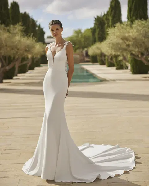 Sylas wedding dress by Adriana Alier, mermaid, crepe