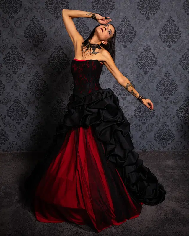 Dame Barock Red von DarkDreamCouture - Ansicht 2 von 3