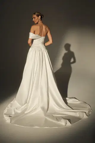 LE171-1 by Casablanca Bridal - view 6 of 7