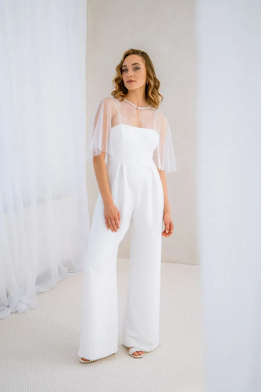 Jumpsuit Mireen by noni Selected: Two-Piece silhouette, sweetheart neckline, sleeveless, crepe