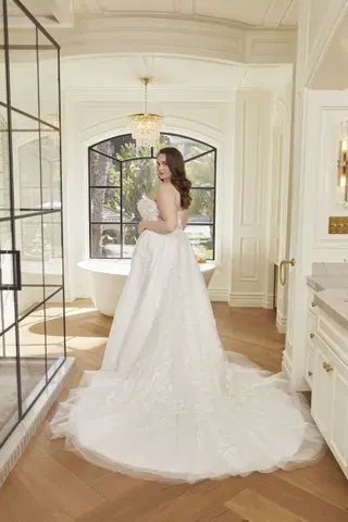 Dahlia Curvy by Casablanca Bridal - view 5 of 8