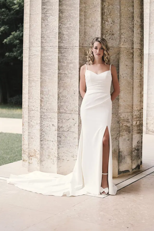 Camilla by Amo & Luv: Trumpet silhouette, sweetheart neckline, sleeveless, stretch satin