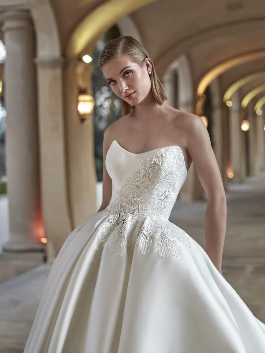 BASIL by Pronovias Privée - view 3 of 3