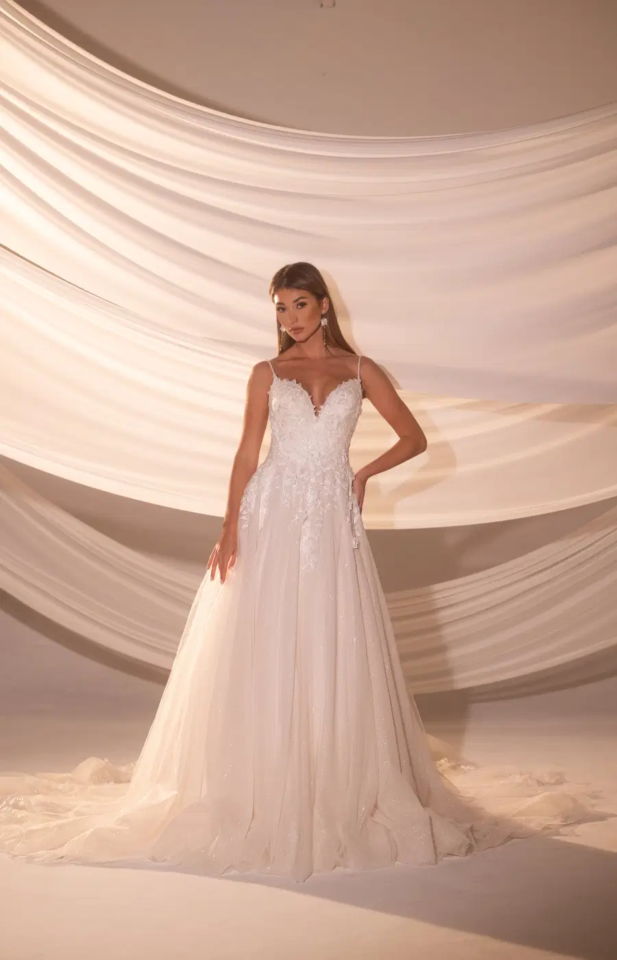 RB5107 by Rachel Allan: A-Line silhouette, tulle