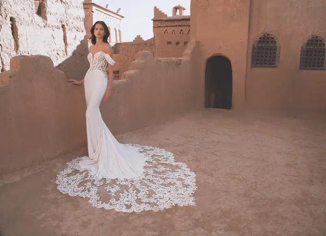 Tammy by Enzoani: Fit & Flare silhouette, sweetheart neckline, lace, chapel train